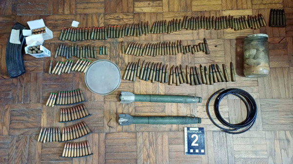 Uhapšen Leskovčanin: Policija pronašla 1.255 metaka, mine i eksploziv