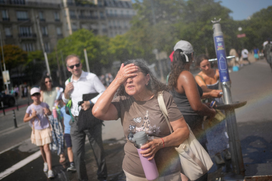 Francuska uvela vanredne mere; Više od 2.000 ljudi već izgubilo život FOTO/VIDEO