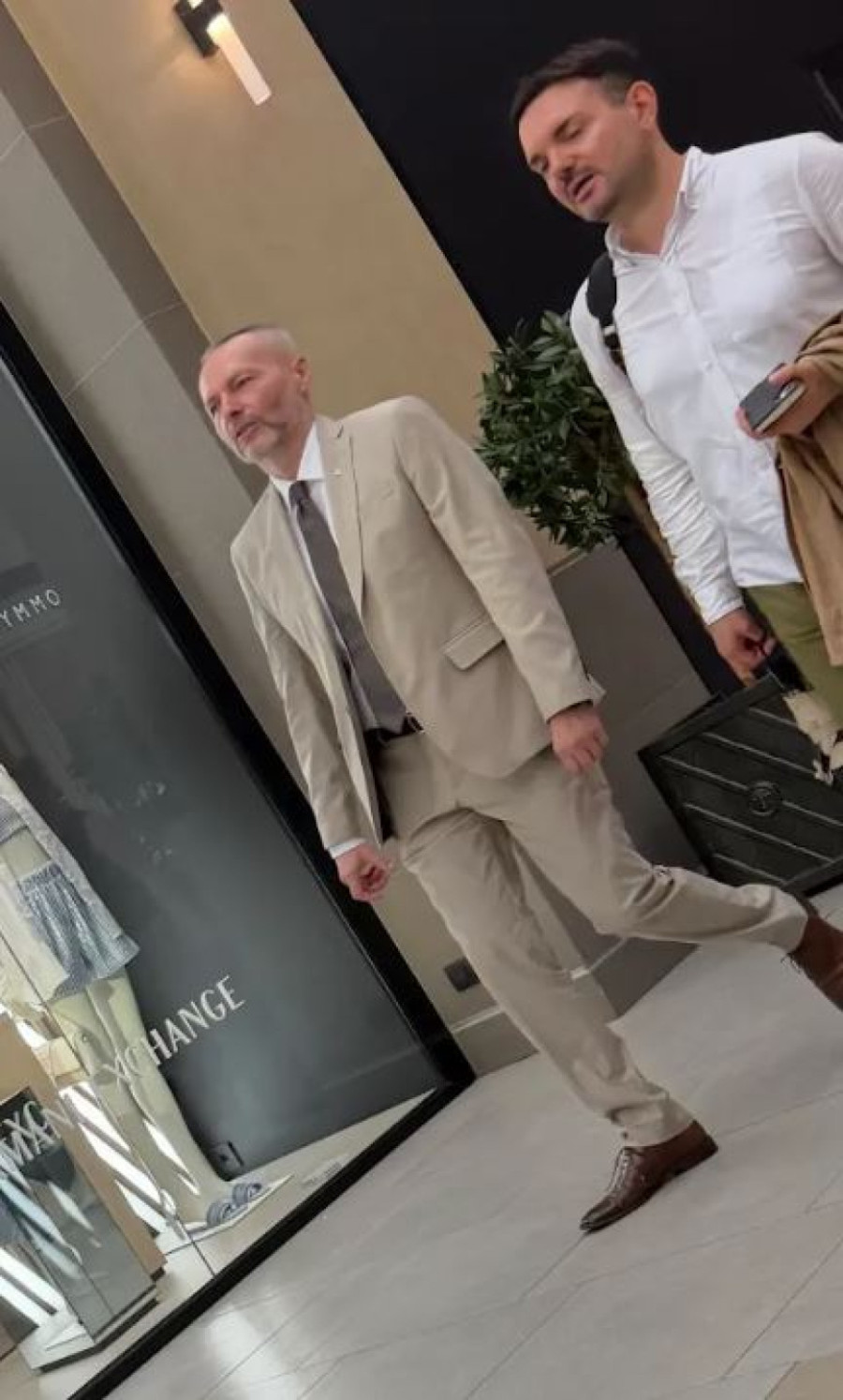 Olenik izmislio aferu zvučni top, a sada uživa u TC Galerija u Beogradu na vodi FOTO