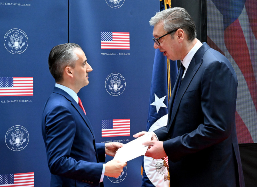 Vučić na prijemu u ambasadi SAD; Istorijska godina za američko-srpske odnose  FOTO