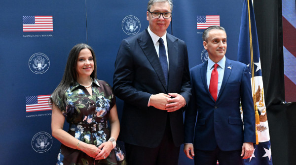 Vučić na prijemu u ambasadi SAD; "Istorijska godina za američko-srpske odnose"  FOTO