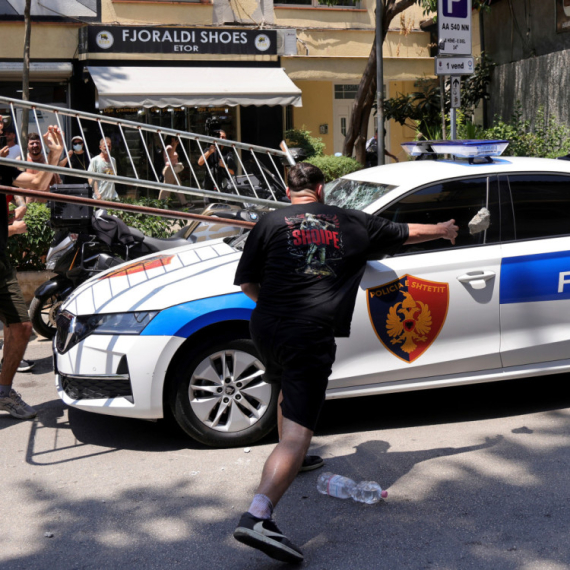 Albanija ne miruje; Opet je grmelo "Edi, odlazi" FOTO/VIDEO