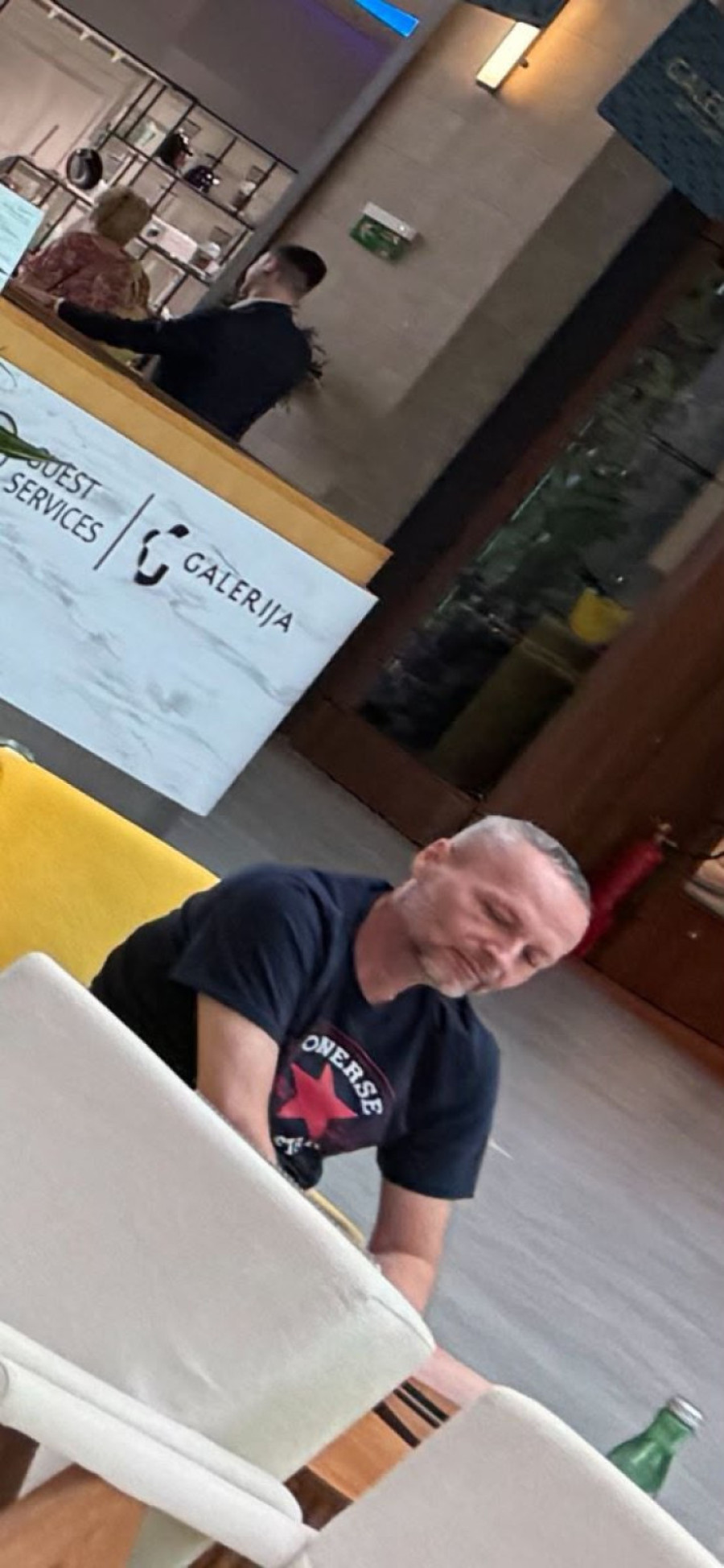 Olenik izmislio aferu zvučni top, a sada uživa u TC Galerija u Beogradu na vodi FOTO