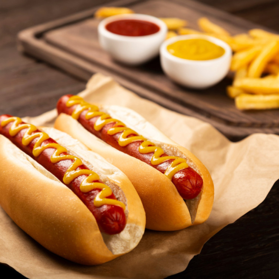 Od luksuza do ulične hrane: Putnici prve klase ove avio-kompanije od sada dobijaju hot dog