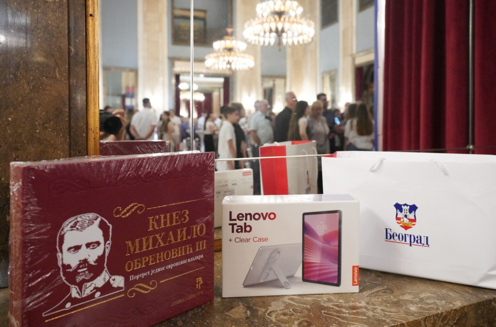 Najboljima laptopovi tableti: Uručene nagrade učenicima generacije