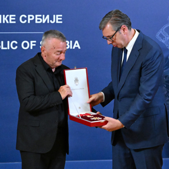 Posthumno odlikovan pripadnik VS Milovan Jovanović; Vučić uručio orden: "Srbija te neće zaboraviti" FOTO/VIDEO