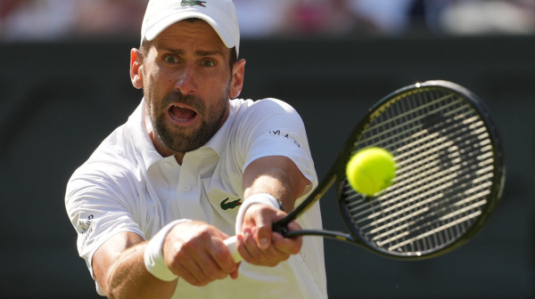 Đoković izjednačio rekord Federera na Vimbldonu: "Neka dođe Rodžer da se odmerimo"