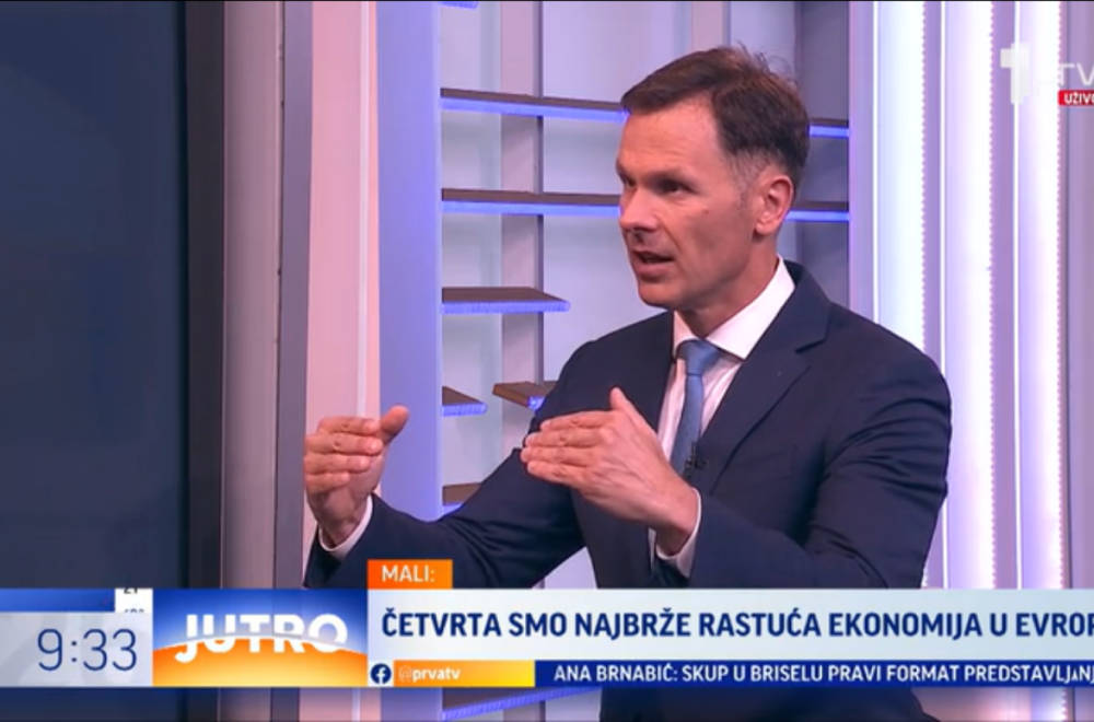 Mali: "Penzioneri dobijaju 35.000 dinara jednokratne pomoći u septembru"; "Jeftiniji lekovi od 1. avgusta"