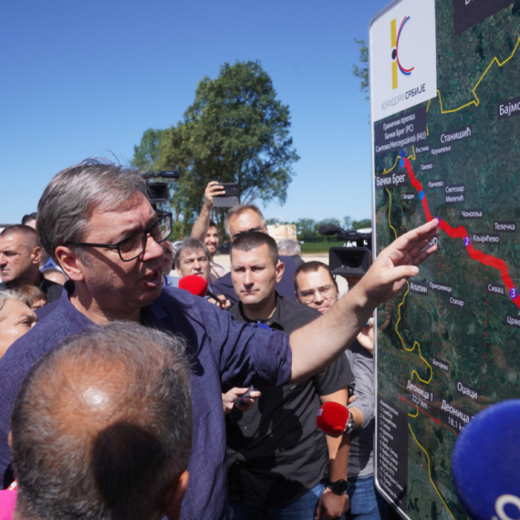 Vučić: "Najvažnija stvar za Sombor je veliki investitor"; "Gas, struja i dobri putevi daju život mestima"