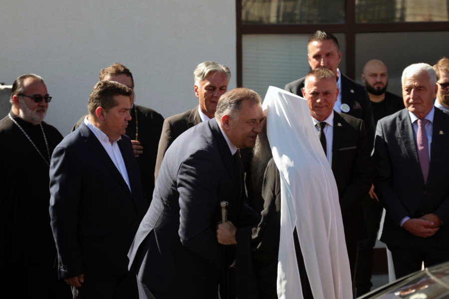 Dodik u Bratuncu o stradanju Srba: Stradali samo zato što su hrišćani, i to su bili do zadnjeg daha FOTO