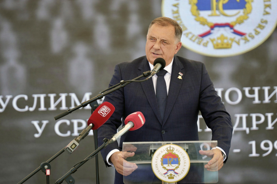 Dodik u Bratuncu o stradanju Srba: Stradali samo zato što su hrišćani, i to su bili do zadnjeg daha FOTO