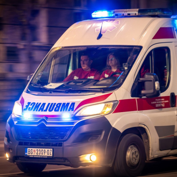 Hitna pomoć: U saobraćajnoj nezgodi u centru Beograda teško povređen mlađi muškarac