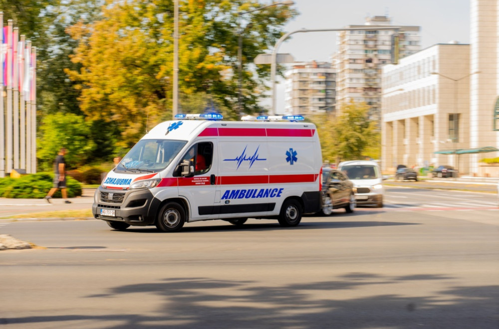 Težak udes na Gazeli: Povređeno i troje dece, prebačeni u bolnicu