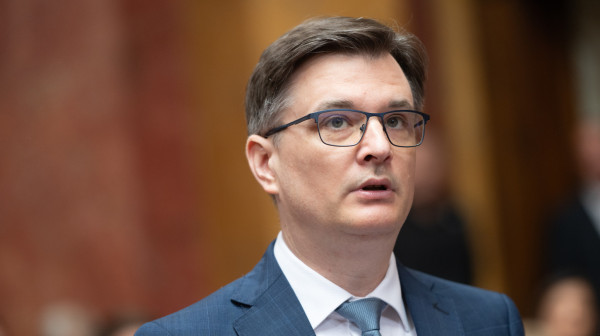 Jovanov podelio scenu iz kultnog filma: "Ono kad Miroslav Aleksić čita planove svoje stranke" VIDEO