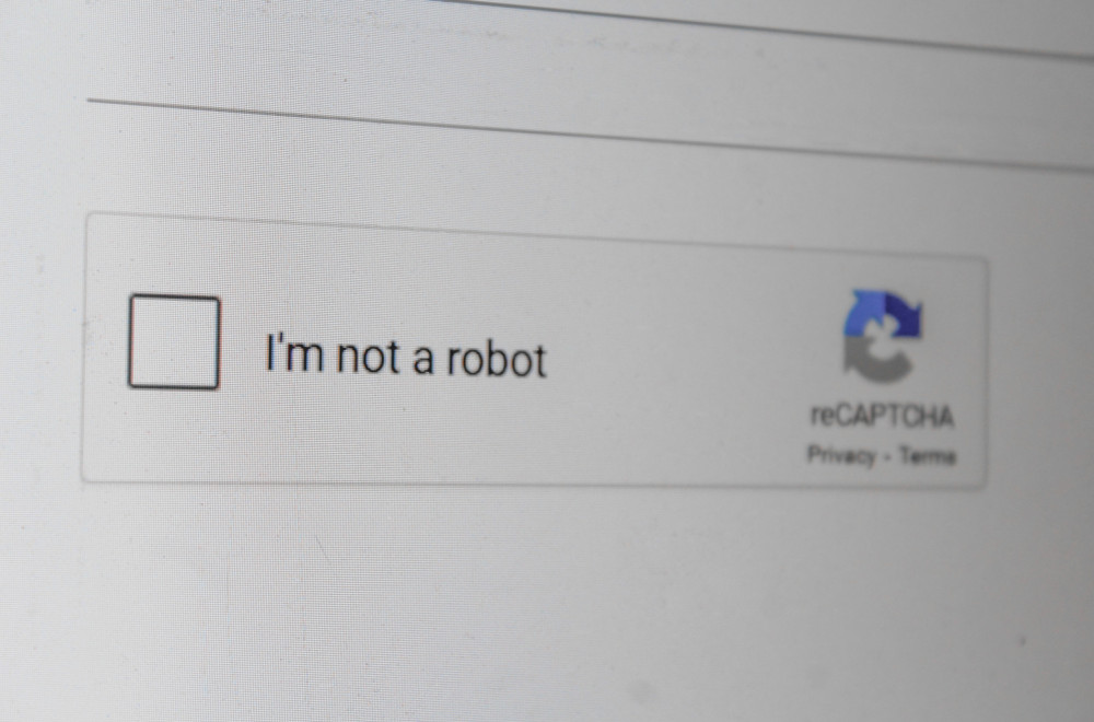 Google testira skeniranje ruke protiv botova, ali hakeri ga već varaju običnom slikom