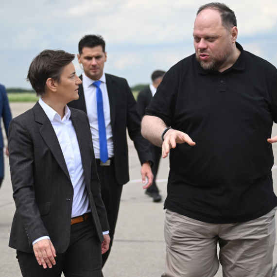 Brnabićka na aerodromu dočekala predsednika Vrhovne Rade Ukrajine FOTO
