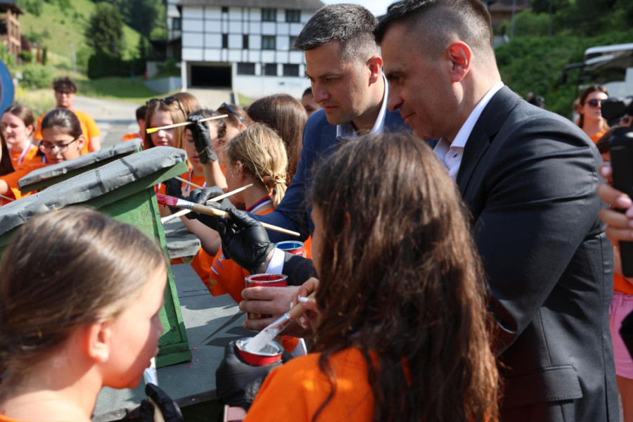 Deca iz dijaspore na Kopaoniku: Kamp spaja prirodu, tradiciju i korene