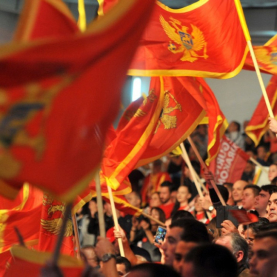 Spajić i Mandić se udružili s Milom: U Ustavu Crne Gore nema mesta za srpski jezik