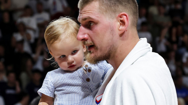Otkriveno zašto Jokić nije potpisao sa Denverom ovog leta – razlog je istorijski VIDEO