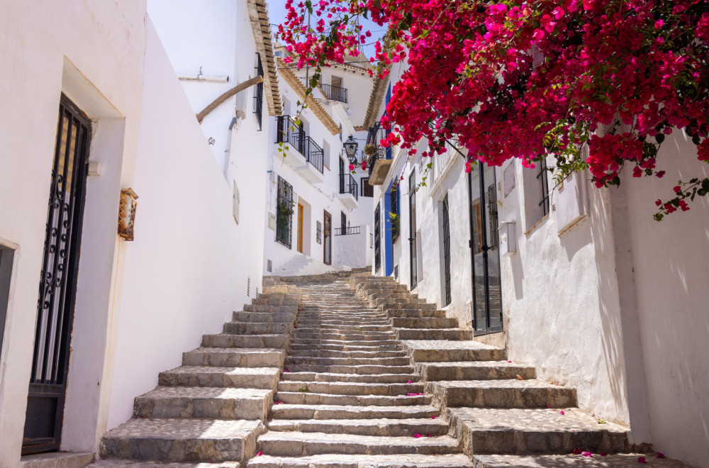 Španski biser koji porede sa Santorinijem: Mediteranski šarm koji turisti još uvek nisu otkrili FOTO