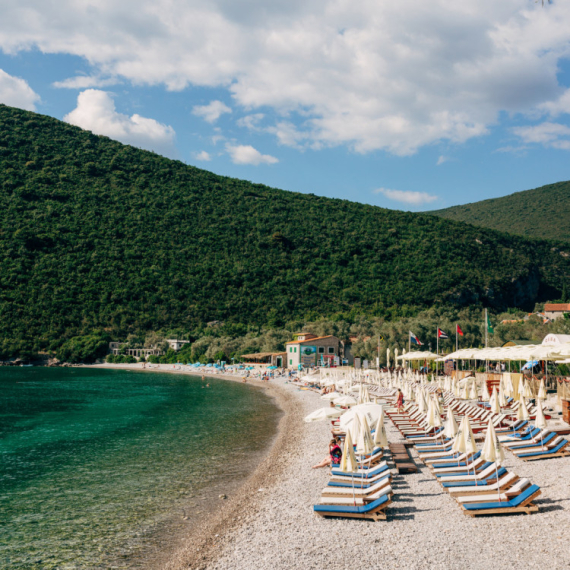 Skirveni dragulj crnogorskog primorja: Jedna od najlepših plaža sa netaknutom prirodom i tirkiznim morem FOTO