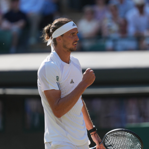 Zverev rutinski do polufinala Vimbldona!