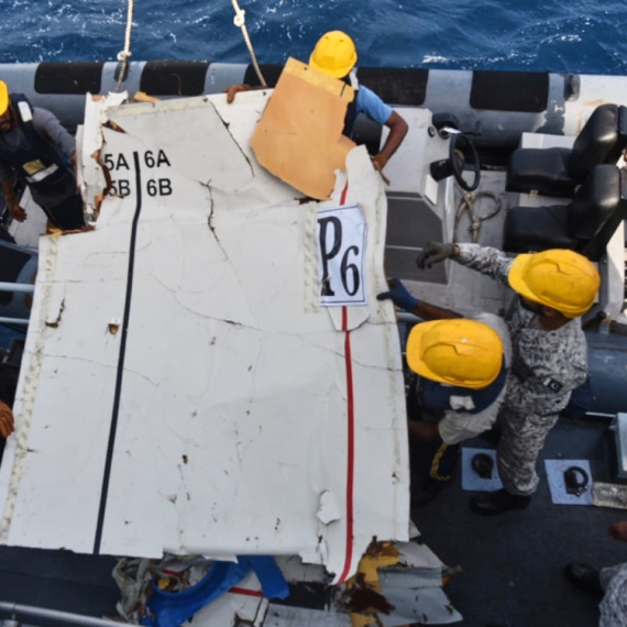 Aircraft wreckage found VIDEO