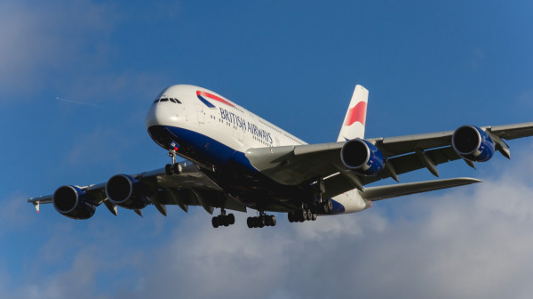 Avion bez putnika odleteo za London: Četvoro članova posade suspendovano