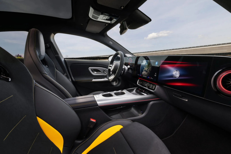 Novi Mercedes ima 3 motora, 670 KS i ugrađeni vibrator FOTO