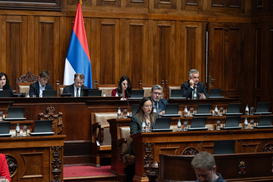 Nastavljeno vanredno zasedanje Skupštine Srbije