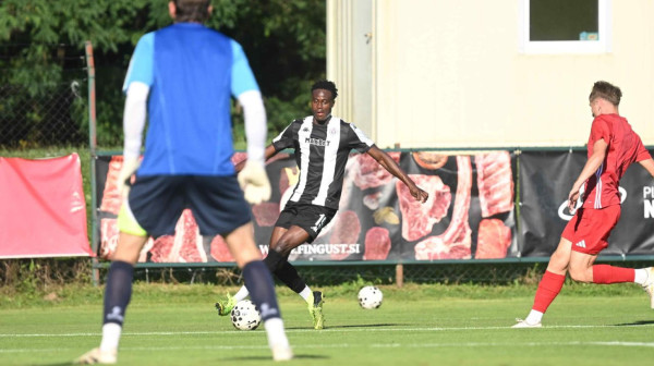 Partizan izjednačio sjajnom akcijom, pa primio gol iz penala!