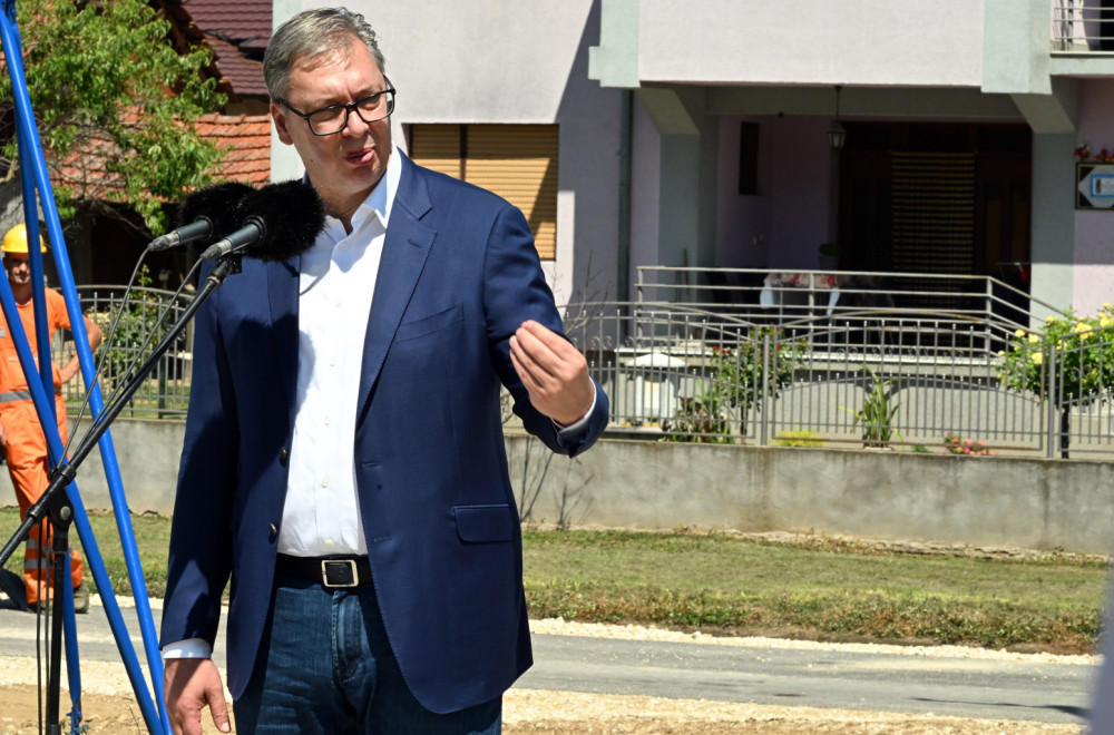 Vučić obišao završne radove kod Leskovca: "Put znači život za ove ljude"; "Ulagaćemo ravnomerno u Srbiju"