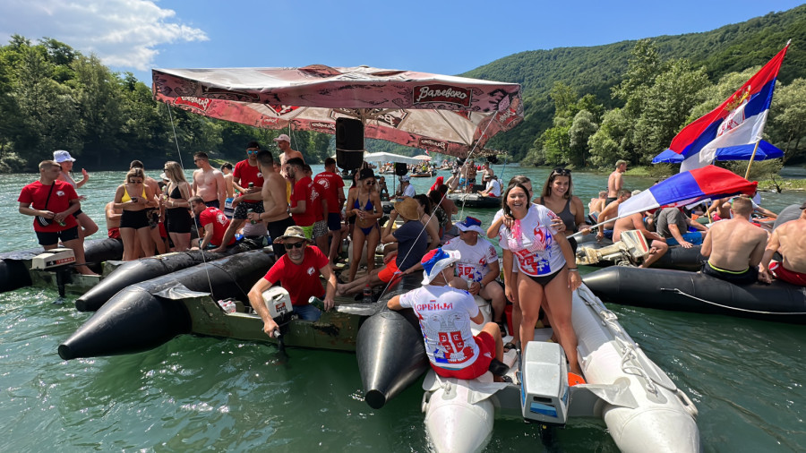 Hiljade ljudi na spektakularnom spustu od Rogačice do Ljubovije FOTO
