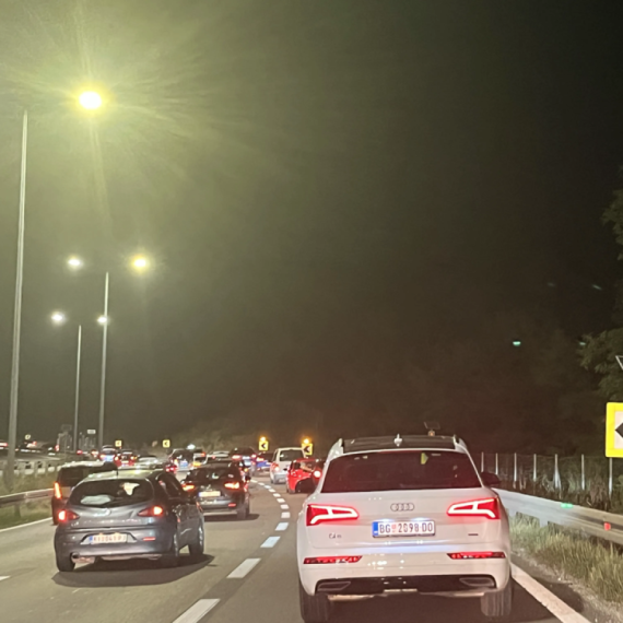 Kolaps na ulazu u Beograd; Kilometarska kolona vozila posle Bubanj potoka VIDEO