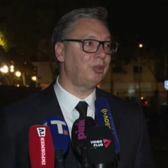Vučić iz Pariza: "Prvi predsednik u istoriji Srbije koji je pozvan na ovakvo obeležavanje"; "Velika čast"