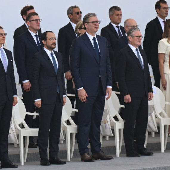 Velika čast za Srbiju na vojnoj paradi u Francuskoj: Vučić u prvom redu pored Starmera FOTO