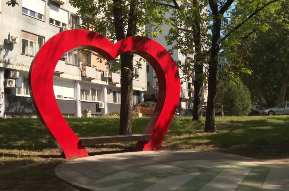 Otvoren Park ljubavi na Novom Beogradu FOTO/VIDEO