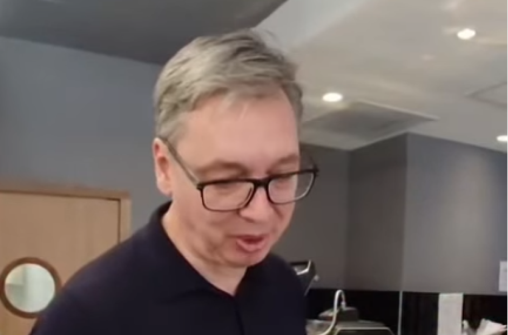 Vučić: Sendvič u Parizu... Dobar, bolji i sočniji u Srbiji VIDEO
