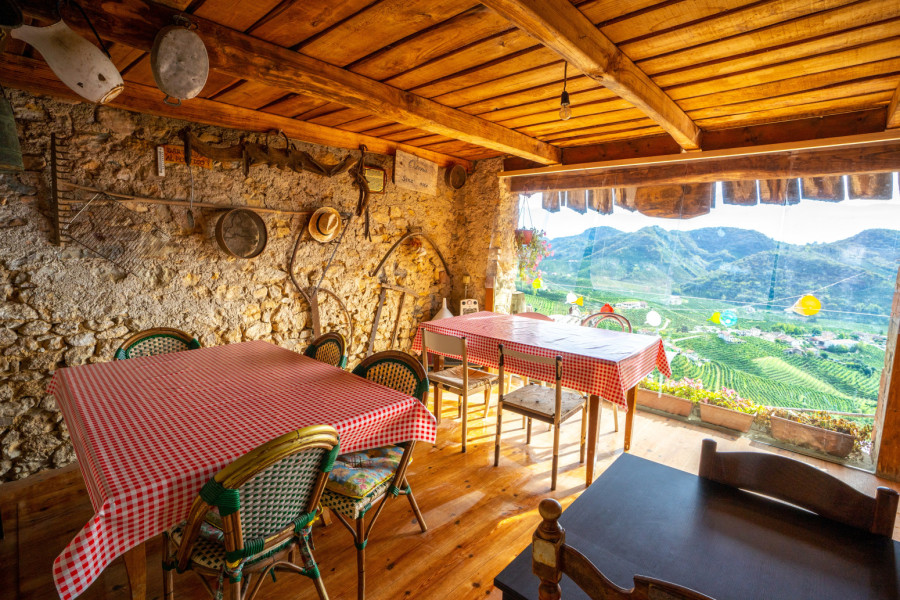Konoba bez konobara oduševljava turiste: Sami uzimaju hranu i vino, a račun plaćaju na poverenje FOTO