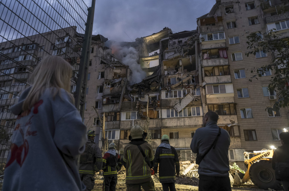 Rusi napali vođenim avio-bombama; Izvedeni udari na Kijev; Razmere katastrofe – 1.438.990 mrtvih VIDEO
