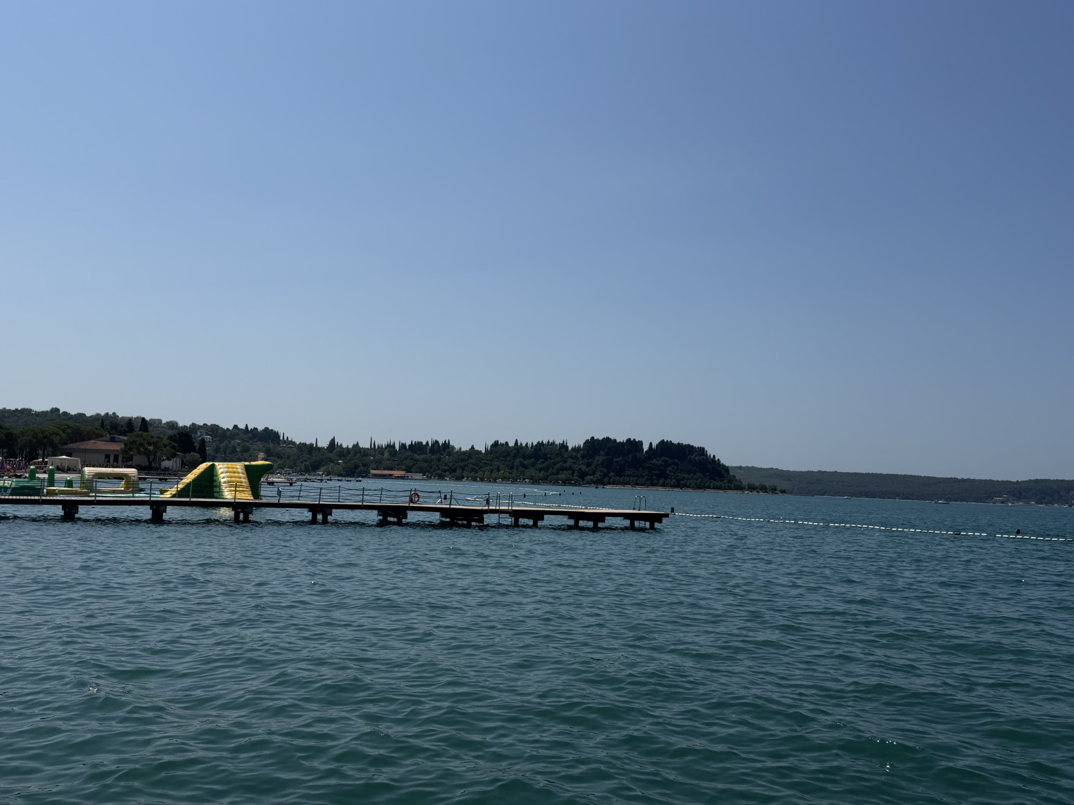Zatvorena čuvena plaža na Jadranu nakon izlivanja goriva