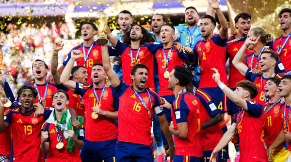 Apsolutno zasluženo: Španci su prvaci sveta – bruka Argentine (na Mesijevom oproštaju?) VIDEO