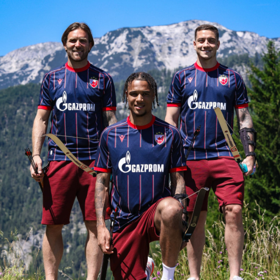 Zvezda promovisala gostujući dres FOTO