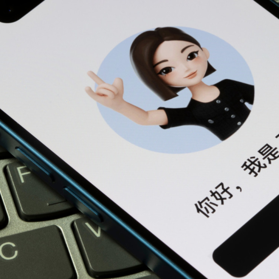Kina zabranila AI devojke i momke: Milioni u suzama zbog digitalnih raskida