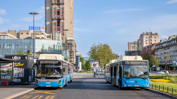 Novi Sad uređuje autobuska stajališta: Privatni partner ulaže u infrastrukturu i displeje