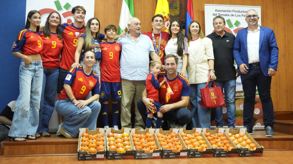 Za šampione sveta – 150 kilograma paradajza! FOTO