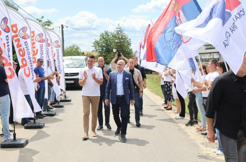 Vučević u poseti porodici u Mramorcu: "Ujedinjeni za dalji razvoj i napredak naše otadžbine" FOTO