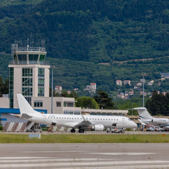 Poremećen avio-saobraćaj u Tivtu; Er Srbija preusmerava letove