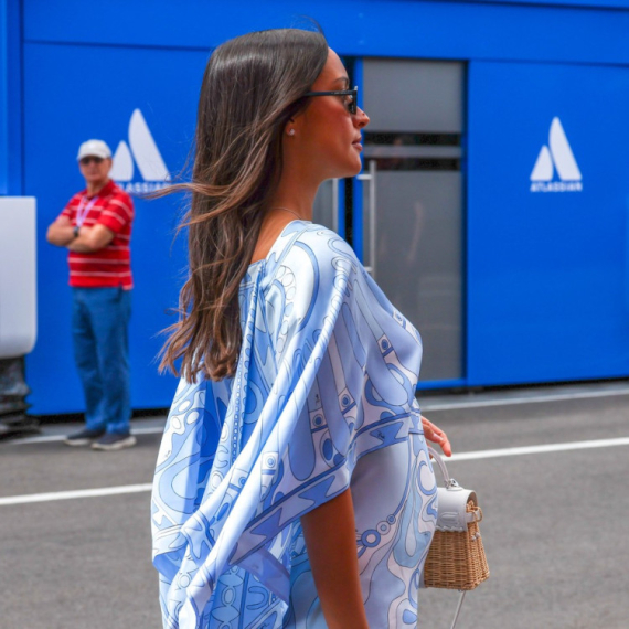 Supruga vozača Formule 1 pokazala raskošnu lepotu, ali svi komentarišu njen stomak FOTO/VIDEO