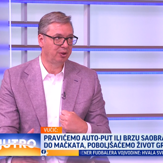 Vučić najavio kada kreću isplate za penzionere: "Penzije ne kasne ni sat"